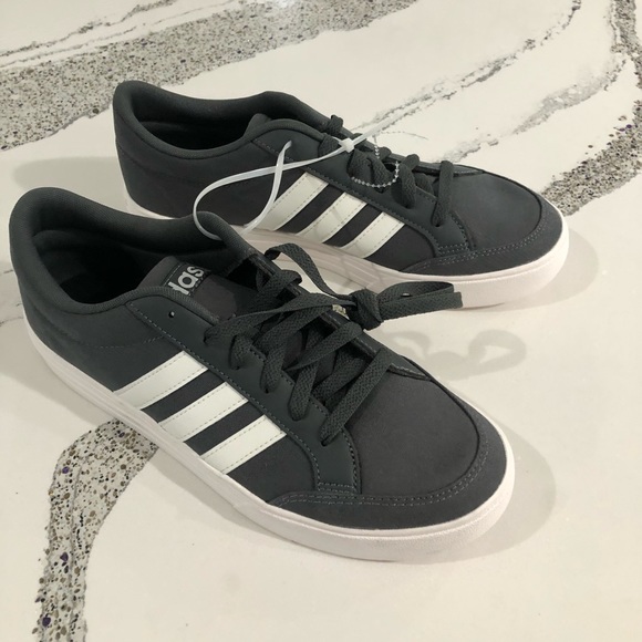 ADIDAS GREY SKATEBOARDING SHOES SIZE 9 SIZE 11 - Picture 4 of 8